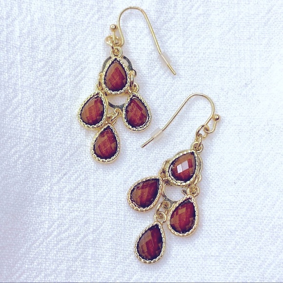 ❣️$25/3❣️ Golden Brown Resin Chandelier Earrings - Picture 3 of 8